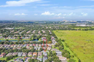 7801 MONARCH GARDEN CIRCLE, APOLLO BEACH, FL 33572 Sold 03/03/25