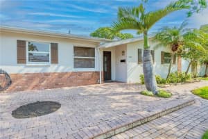 1827 OKLAHOMA AVENUE, SAINT PETERSBURG, FL 33703 Sold 11/13/24