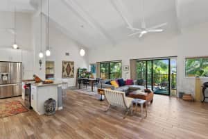 111 71ST STREET, SAINT PETERSBURG, FL 33707 Sold 01/29/25