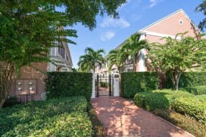 303 BUNGALOW PARK AVENUE, TAMPA, FL 33609 Sold 03/07/25