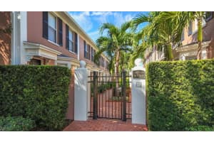 303 BUNGALOW PARK AVENUE, TAMPA, FL 33609 Sold 03/07/25