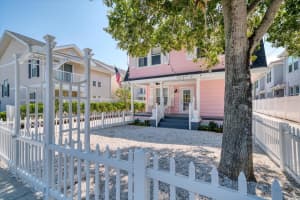 963 HIGHLAND AVENUE, DUNEDIN, FL 34698 Sold 07/09/25