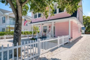 963 HIGHLAND AVENUE, DUNEDIN, FL 34698 Sold 07/09/25