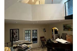 1039 15TH AVENUE, ST PETERSBURG, FL 33704 Sold 01/09/25