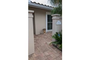 1001 MCLEAN STREET, DUNEDIN, FL 34698 Sold 11/25/24