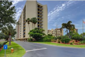 690 ISLAND WAY, CLEARWATER BEACH, FL 33767 Sold 06/27/25
