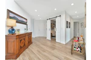 450 KNIGHTS RUN AVENUE, TAMPA, FL 33602 Sold 02/28/25