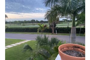 104 PALMERA BOULEVARD, SAINT PETERSBURG, FL 33704 Sold 12/12/24