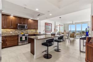 1325 SNELL ISLE BOULEVARD, SAINT PETERSBURG, FL 33704 Sold 12/02/24