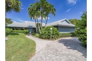 1330 SHOREWINDS LANE, VERO BEACH, FL 32963 Sold 01/02/25