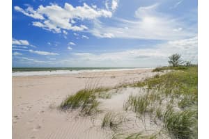1330 SHOREWINDS LANE, VERO BEACH, FL 32963 Sold 01/02/25
