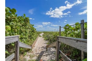 1330 SHOREWINDS LANE, VERO BEACH, FL 32963 Sold 01/02/25
