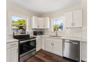 727 18TH AVENUE, ST PETERSBURG, FL 33705 Sold 02/13/25