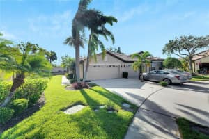 202 MYSTIC FALLS DRIVE, APOLLO BEACH, FL 33572 Sold 01/31/25