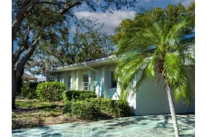 2132 HAILSTONE CIRCLE, SUN CITY CENTER, FL 33573 Sold 02/18/25