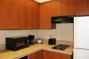 7601 CANADA AVENUE, ORLANDO, FL 32819 Sold 02/05/25