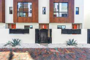 140 8TH STREET, SAINT PETERSBURG, FL 33701 Sold 12/06/24