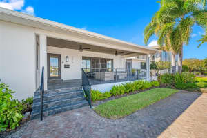 2810 COFFEE POT BOULEVARD, SAINT PETERSBURG, FL 33704 Sold 12/11/24