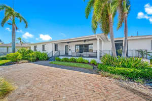 2810 COFFEE POT BOULEVARD, SAINT PETERSBURG, FL 33704 Sold 12/11/24