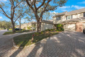 20 PELICAN PLACE, BELLEAIR, FL 33756 Sold 03/10/25
