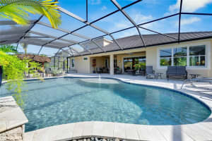 824 MANNS HARBOR DRIVE, APOLLO BEACH, FL 33572 Sold 05/01/25