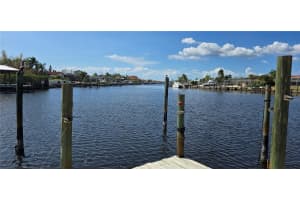768 KINGSTON COURT, APOLLO BEACH, FL 33572 Sold 11/21/24
