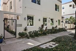 532 4TH AVENUE, ST PETERSBURG, FL 33701 Sold 03/07/25