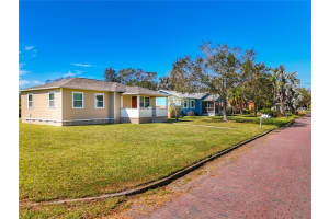 1725 56TH STREET, GULFPORT, FL 33707 Sold 02/14/25