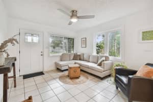 1200 37TH AVENUE, SAINT PETERSBURG, FL 33704 Sold 11/20/24