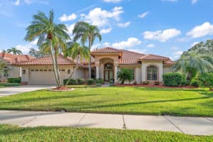 4944 SILVERTHORNE COURT, OLDSMAR, FL 34677 Sold 05/02/25