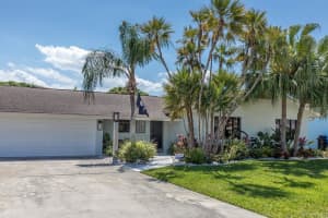 8720 HICKORYWOOD LANE, TAMPA, FL 33615 Sold 11/26/24