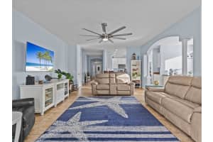 401 Dunaway Dr, Valrico, FL 33594, Sold 12/06/24