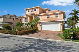 4 PARADISE LANE, TREASURE ISLAND, FL 33706 Sold 02/16/25