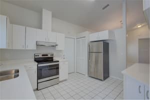 5624 29TH STREET CIRCLE, BRADENTON, FL 34203 Sold 01/10/25