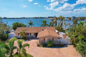 1848 DOLPHIN BOULEVARD, SAINT PETERSBURG, FL 33707 Sold 12/19/24