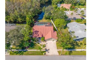 514 WHISPERING LAKES BOULEVARD, TARPON SPRINGS, FL 34688 Sold 12/05/24