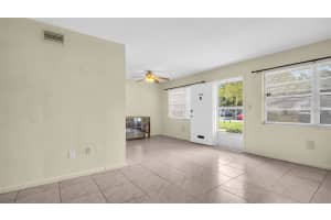 7801 11TH STREET, SAINT PETERSBURG, FL 33702 Sold 01/02/25