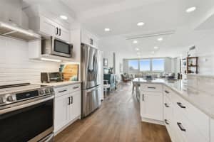 700 BEACH DRIVE, SAINT PETERSBURG, FL 33701 Sold 01/21/25
