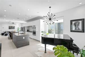 2423 2ND AVENUE, SAINT PETERSBURG, FL 33713 Sold 02/26/25