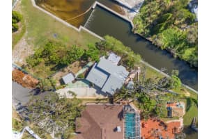 806 BAMBOO DRIVE, SAINT PETERSBURG, FL 33707 Sold 04/18/25