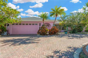 6331 COCOA LANE, APOLLO BEACH, FL 33572 Sold 01/17/25
