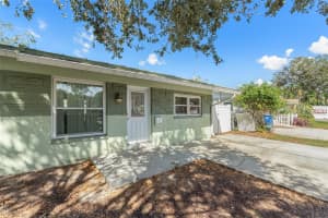 150 LINCOLN CIRCLE, SAINT PETERSBURG, FL 33703 Sold 11/20/24