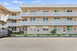 4915 Bay St Ne #324, ST PETERSBURG