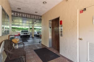 404 TARPON POINT, TARPON SPRINGS, FL 34689 Sold 01/14/25