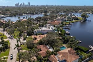 490 COFFEE POT RIVIERA NE, SAINT PETERSBURG, FL 33704 Sold 02/10/25