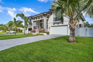 201 38TH AVENUE, SAINT PETERSBURG, FL 33704 Sold 02/20/25