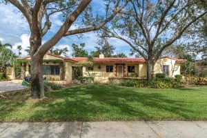 1222 BRIGHTWATERS BOULEVARD, SAINT PETERSBURG, FL 33704 Sold 04/30/25