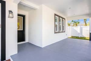 880 17TH AVENUE, SAINT PETERSBURG, FL 33701 Sold 02/07/25