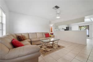 8214 DENISE DRIVE, SEMINOLE, FL 33777 Sold 12/06/24