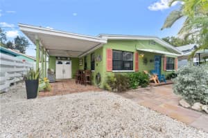 121 86TH TERRACE, TREASURE ISLAND, FL 33706 Sold 03/10/25